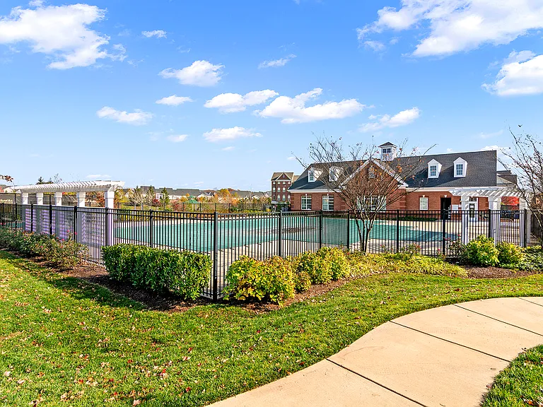 HOA Amenities - Clubhouse and Pool