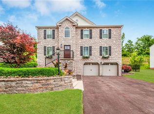 121 Nottingham Dr, Pittsburgh, PA 15205