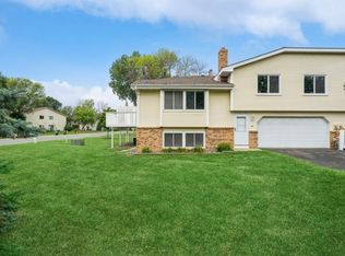 841 125th Ln NE, Blaine, MN 55434