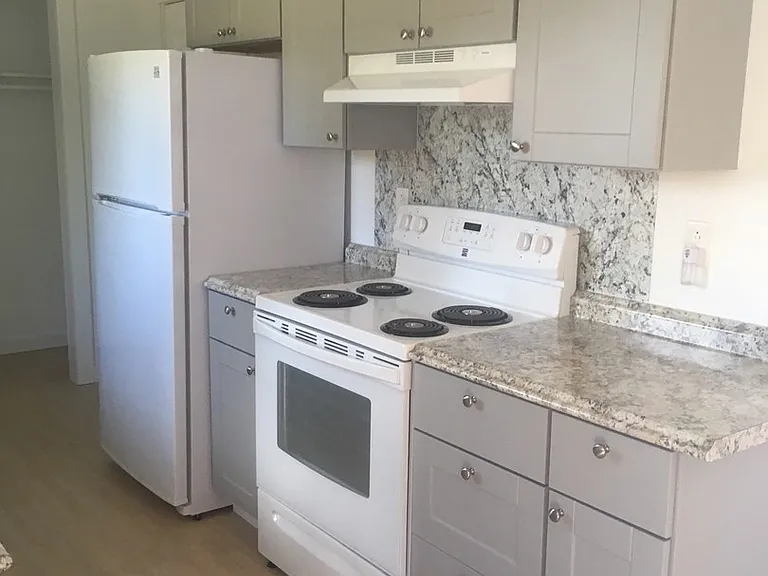 420 Oakhurst Dr — Photo 10