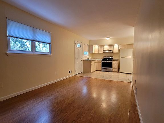 2nd image of 82 McVeigh Ave