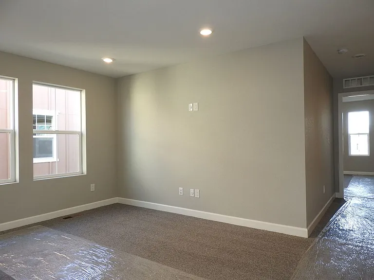 9320 E 61st Ave — Photo 8