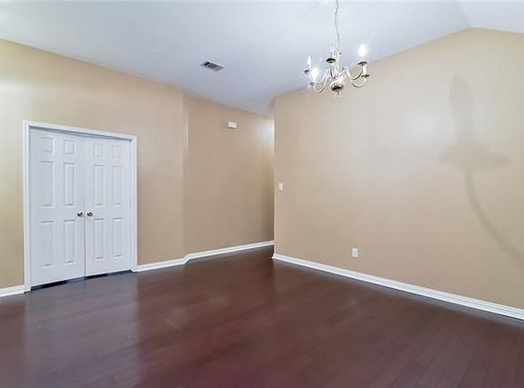 5th image of 4550 Gildersleeve St