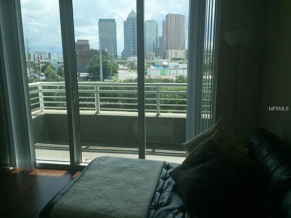 5th image of 1190 Washington St #405