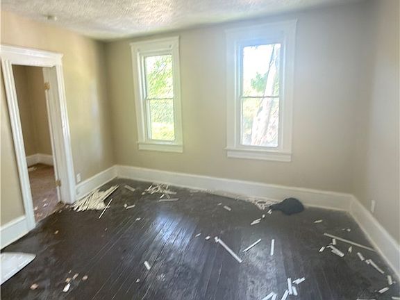 5th image of 2877 Ambler St
