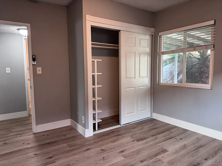 515 N Moore Ave #1/2 — Photo 13