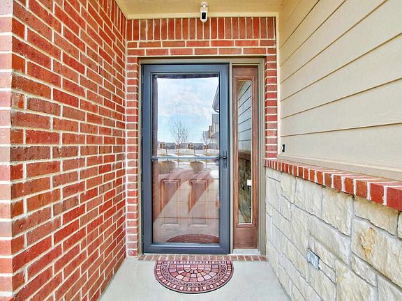 2nd image of 818 McCloud Cir Unit 207