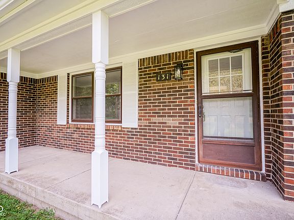 4th image of 131 N Worth Ave