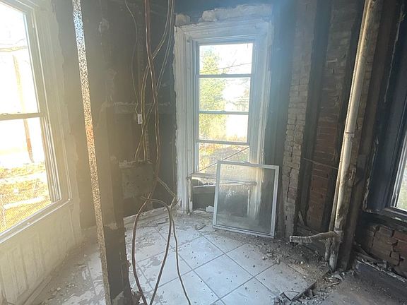 4th image of 2037 W Susquehanna Ave