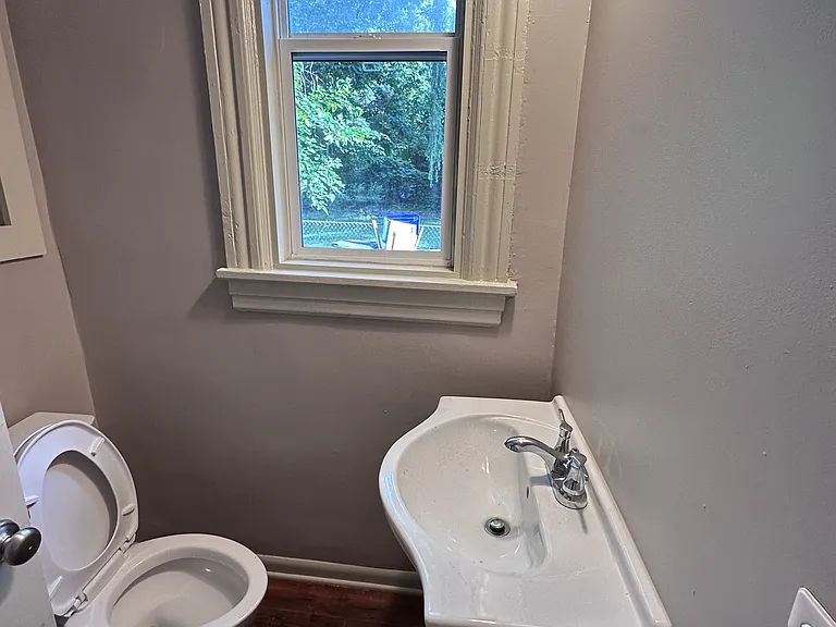 572 Hall Ave #572 — Photo 18