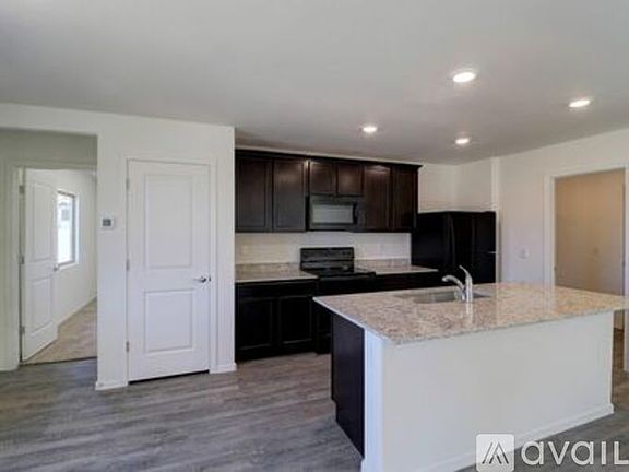 4th image of 556 W Partridge Dr