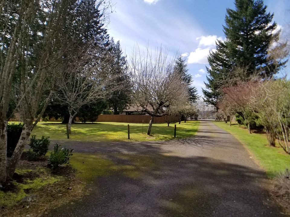 2nd image of 1300 SE 282nd Ave