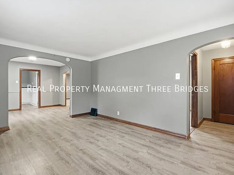249 S Hartnett Ave — Photo 1