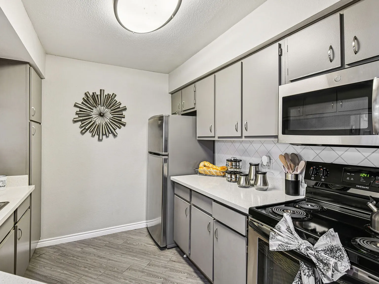 Stonecreek Apartments — Photo 3