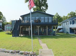 31467 S Lake Shore Dr, Dowagiac, MI 49047
