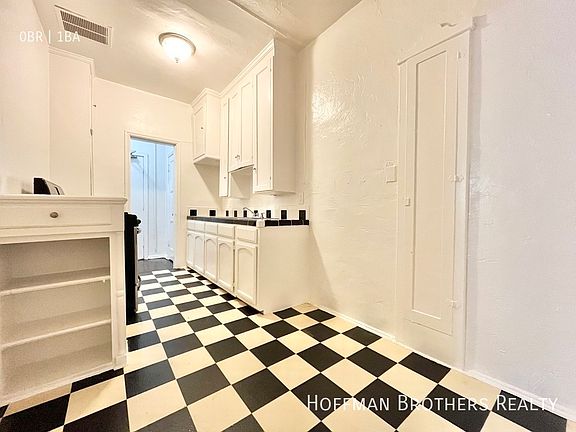2nd image of 847 S Oxford Ave #108