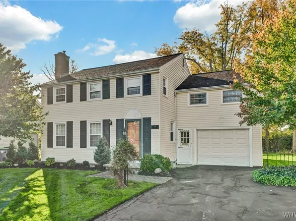 106 Park Forest Dr, Williamsville, NY 14221