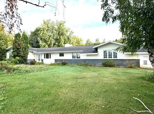 505 6th St NE, Roseau, MN 56751