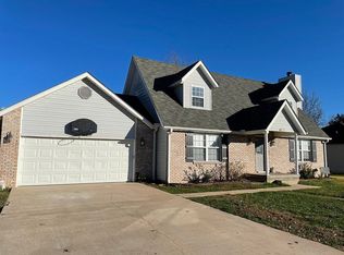 1031 Meadow View Dr, Webb City, MO 64870