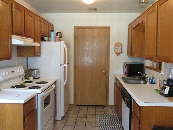 4th image of 203 SE 6th St APT A