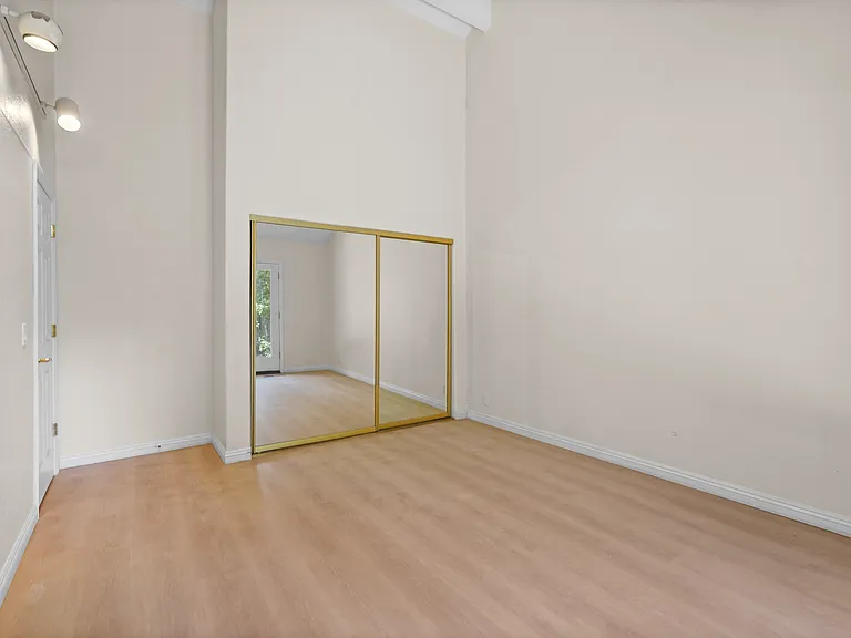 2340 Park Ave — Photo 14