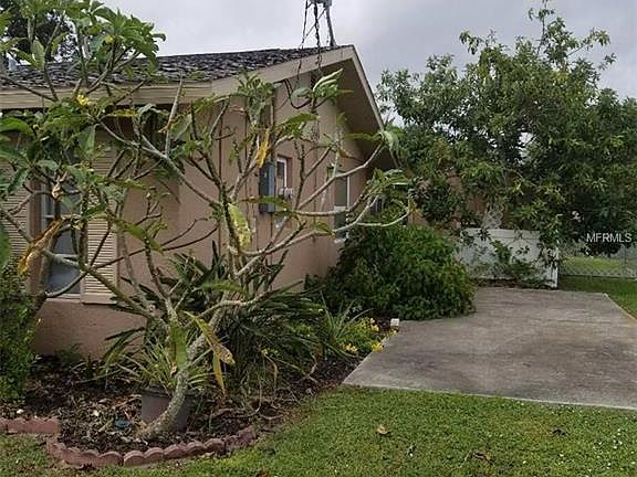 3rd image of 2331 Lakeshore Cir