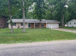 15535 N East Rd, Effingham, IL 62401
