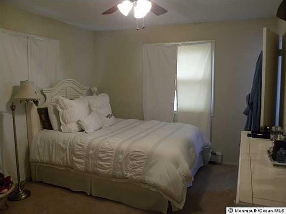 5th image of 563 Parkwood Ave