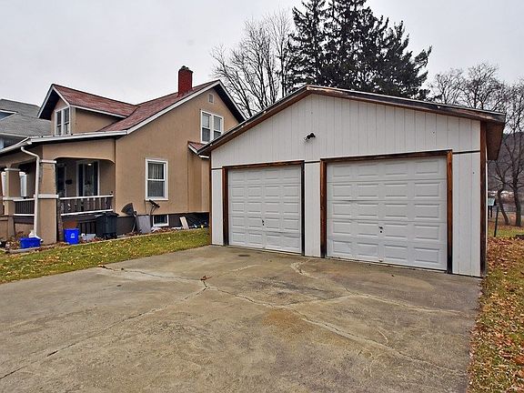 2nd image of 1108 Oak St