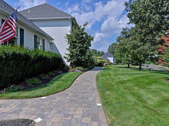 4th image of 6 Iroquois Dr