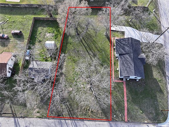 3rd image of 806 N Washington Ave
