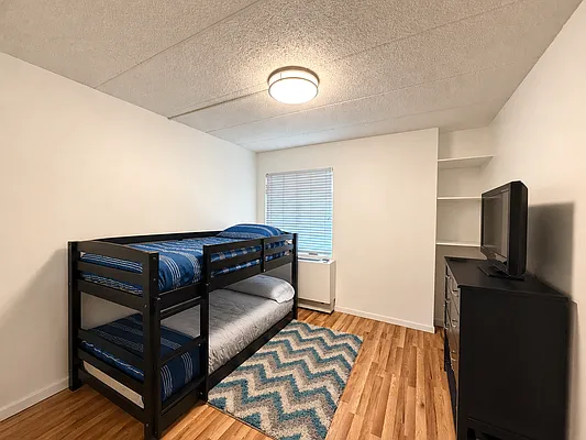 Bedroom, photo 8