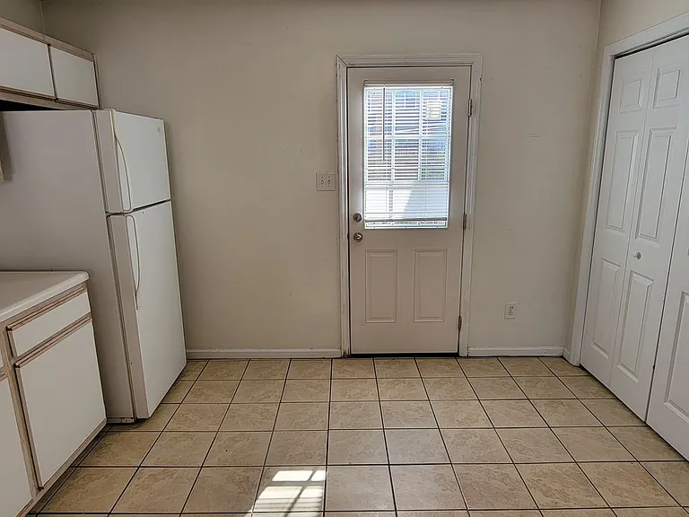 106 Pinegrove Ct — Photo 13
