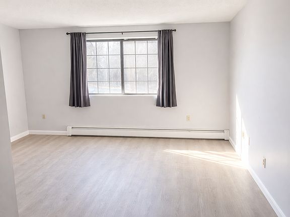 4th image of 2100 Skyline Dr Unit 4