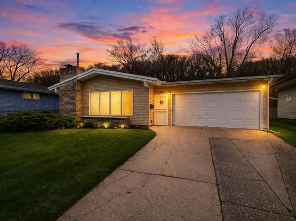 8210 Lakewood Ave, Gary, IN 46403