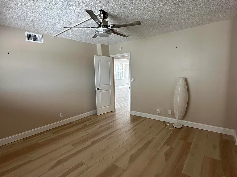 301 Lake Shore Dr #708 — Photo 18