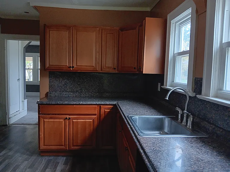 513 Storer Ave — Photo 6