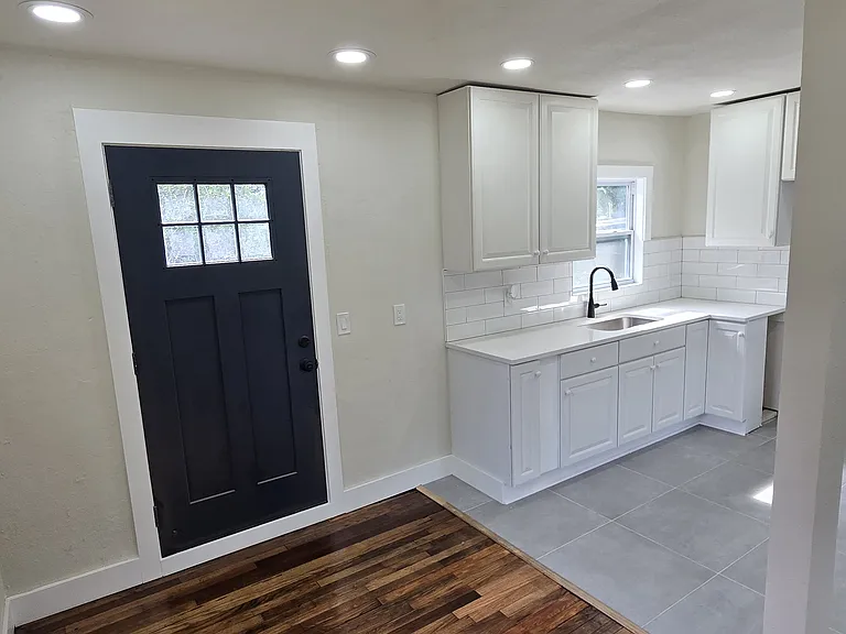 2045 Buckman St — Photo 23