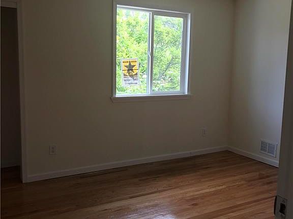 5th image of 3756 Richmond Ave