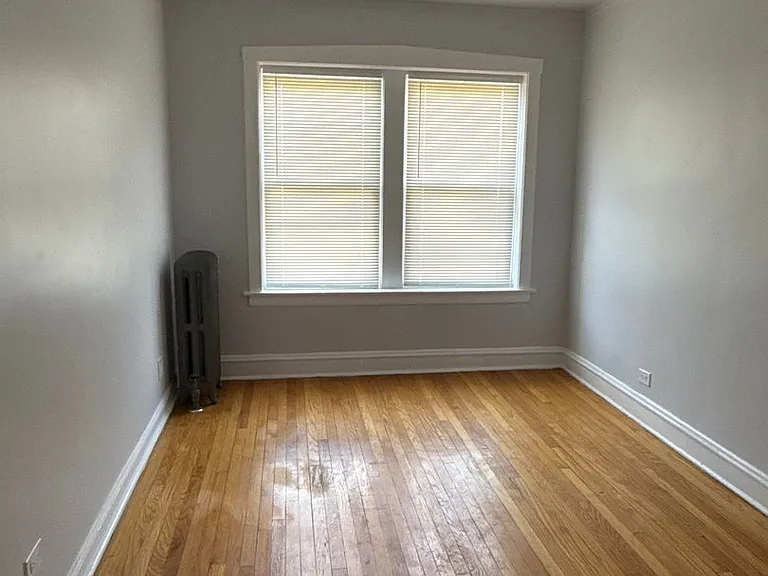 SPACIOUS 2 BEDROOM APARTMENTS AVAILABLE — Photo 77