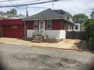 15 Neptune St, Staten Island, NY 10306