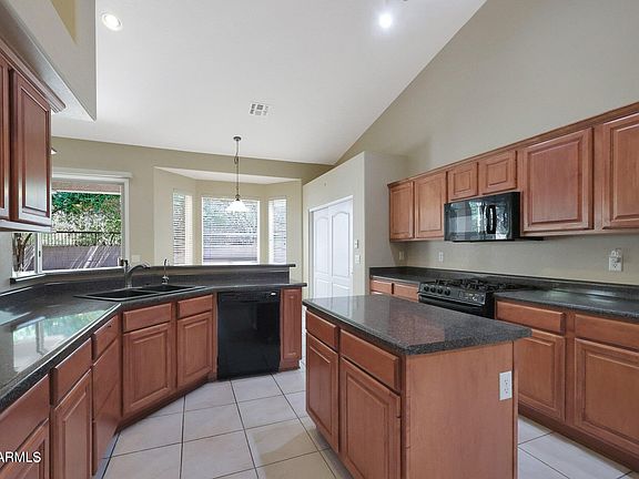 3rd image of 7632 E SNOWDON Circle