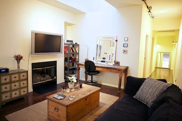 Rented by Momo Acquisition Group | media 16