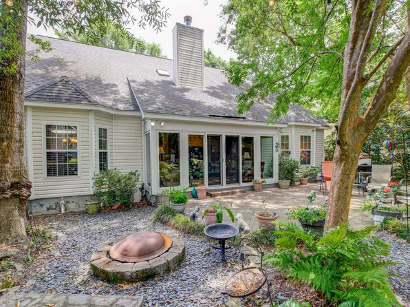 682 Majestic Oaks Dr, Charleston, SC 29412