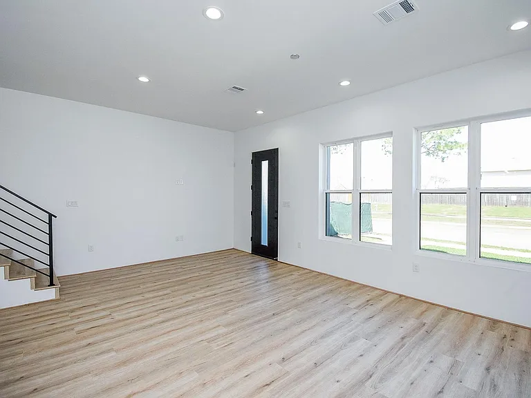 15000 S Richmond Ave #6 — Photo 6