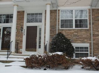 773 W Misty Dr, Palatine, IL 60074