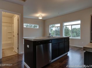 196 Willow View Cir #196, Anchorage, AK 99504