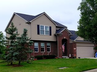43266 Ladonna Ln, Belleville, MI 48111