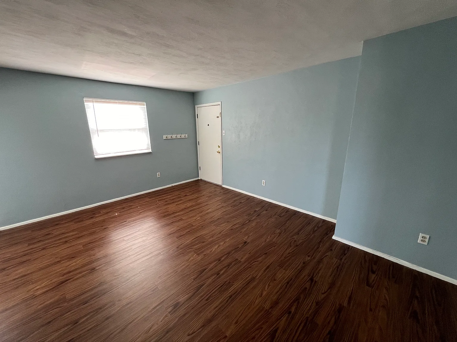 2 bed, 832 sqft, $1,000 — Photo 1
