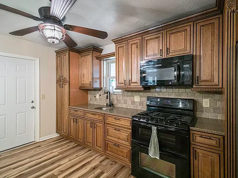 2905 S Bandera Dr — Photo 6
